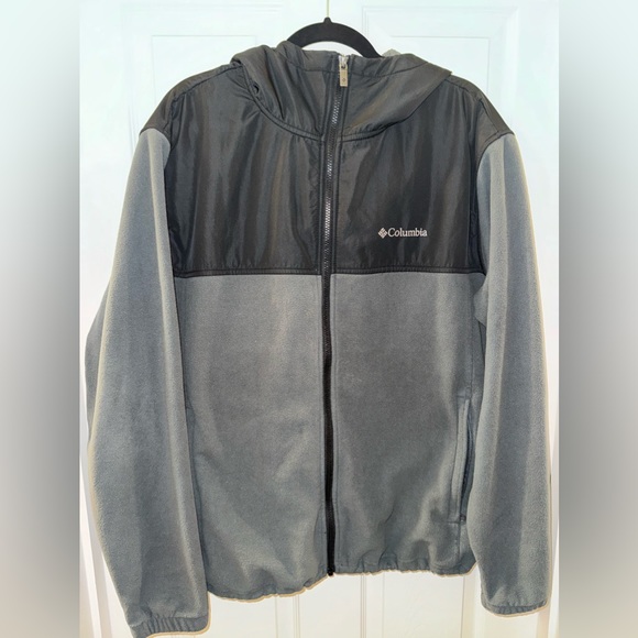 Columbia Other - Men's Columbia jacket with hood